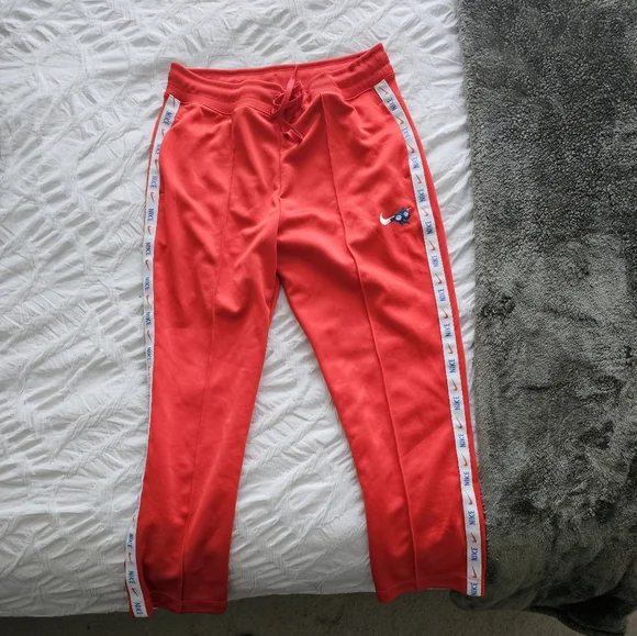 Nike sweat suit - Picture 3 of 3